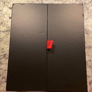 New Peloton Set - Expanding Water Bottle and Towel